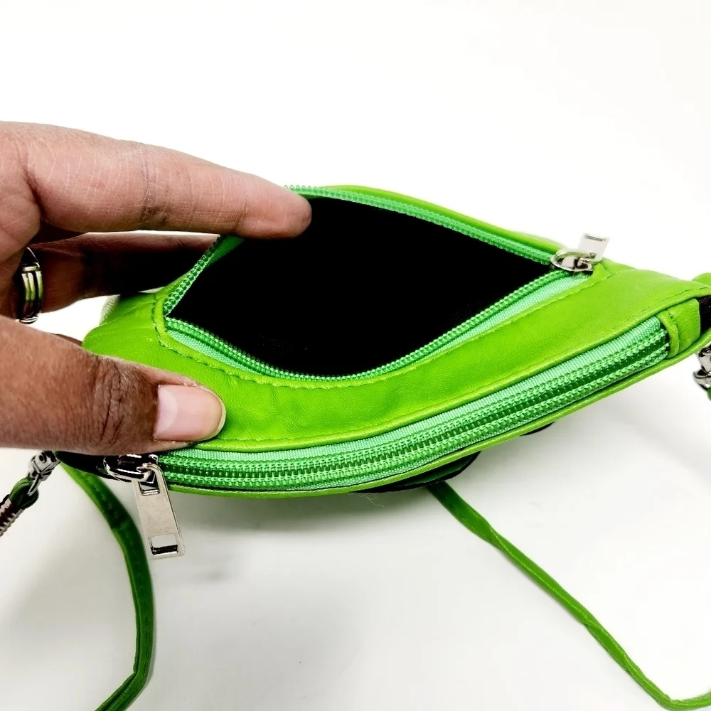Unbranded | Women's Kelly Green Faux Leather Flower Crossbody Bag (One Size)